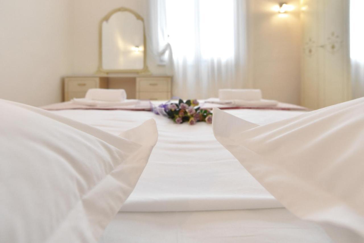 Villa Sarah Supetar Εξωτερικό φωτογραφία