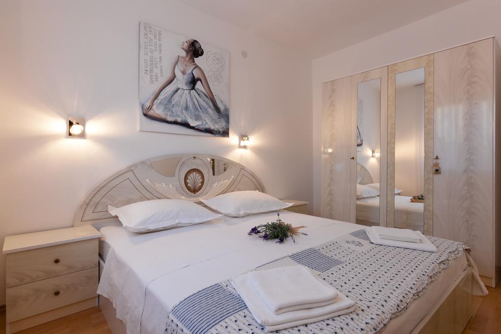 Villa Sarah Supetar Εξωτερικό φωτογραφία