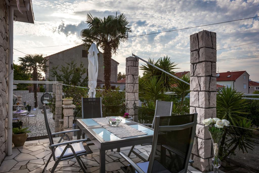 Villa Sarah Supetar Εξωτερικό φωτογραφία