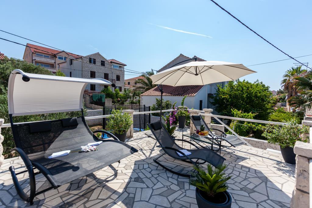 Villa Sarah Supetar Εξωτερικό φωτογραφία